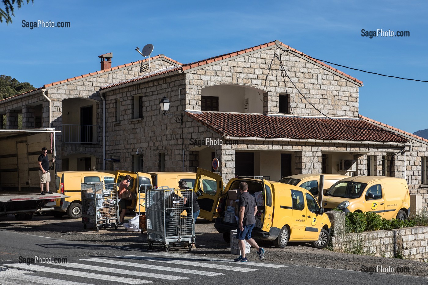 BUREAU DE POSTE DE PETRETO-BICCHISANO, CORSE-DU-SUD, FRANCE 