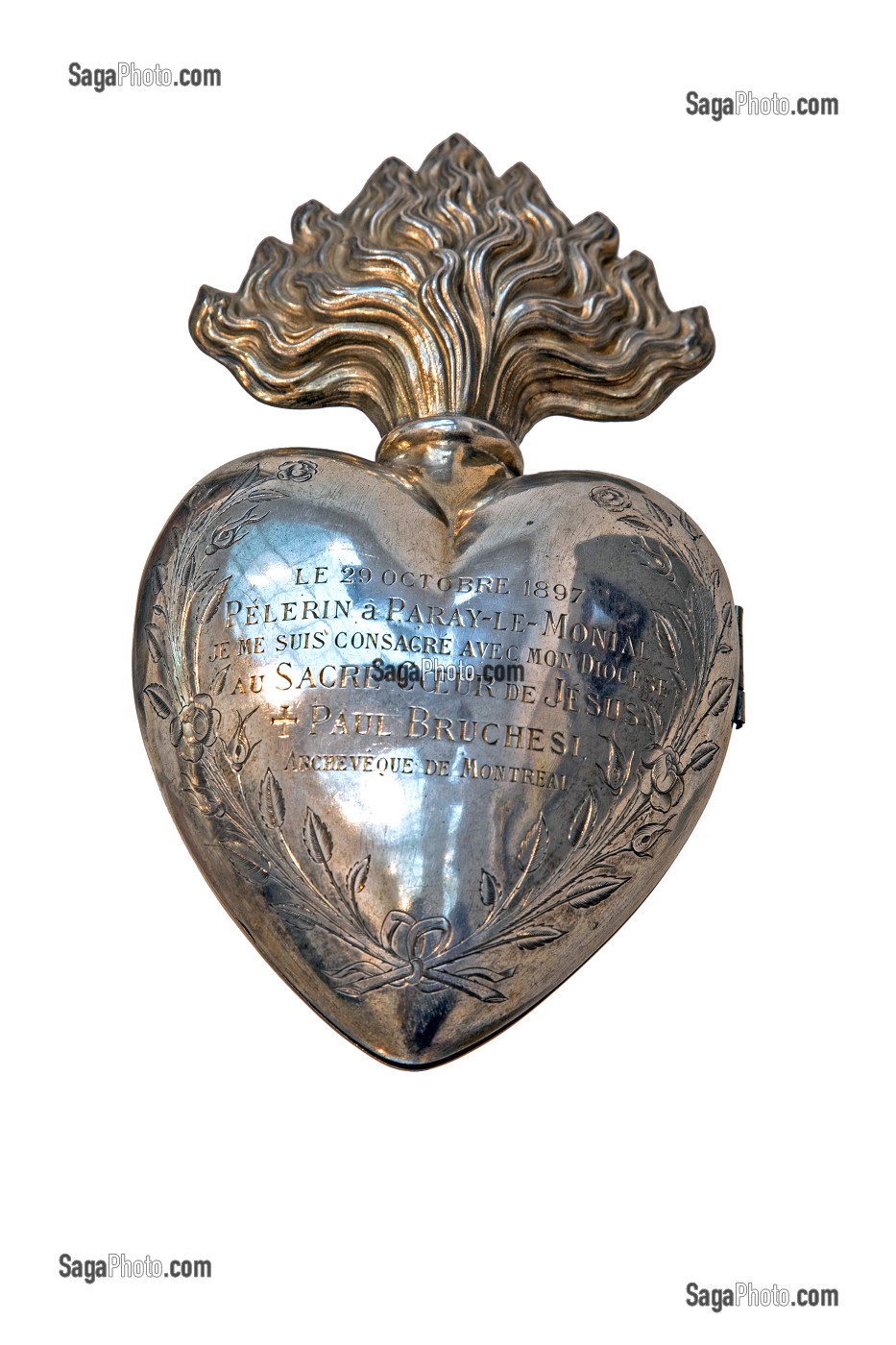 COEUR EX-VOTO EN ARGENT DU XIX EME SIECLE EN DEPOT DU MUSEE DE LA VIE BOURGUIGNONNE DE DIJON, MUSEE DU HIERON, PARAY-LE-MONIAL (71), FRANCE 