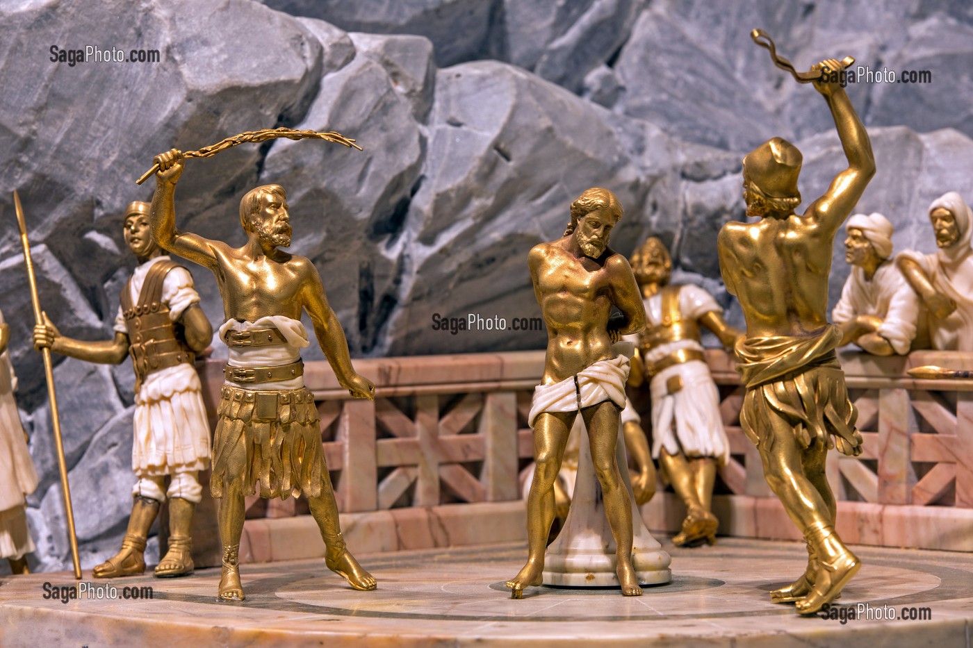 DETAIL DE LA FLAGELLATION DU CHRIST, VIA VITAE, CHEMIN DE LA VIE DE JOSEPH CHAUMET, ORFEVRE-JOAILLIER PARISIEN (1852-1928), OEUVRE CLASSEE TRESOR NATIONAL EN 2000, MUSEE DU HIERON, PARAY-LE-MONIAL (71), FRANCE 