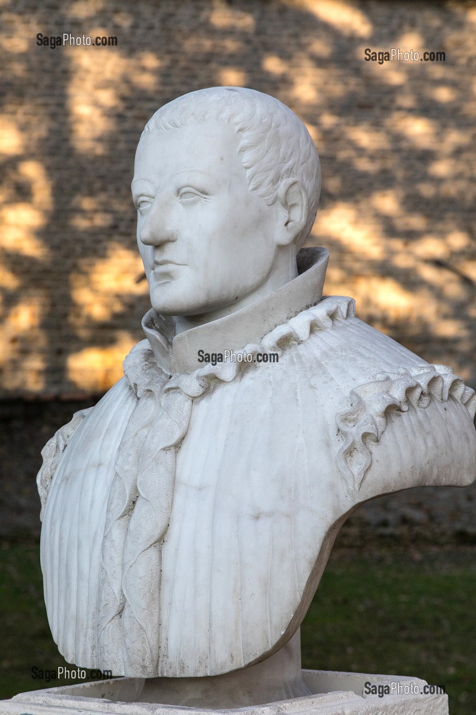 BUSTE DE SAINT CLAUDE DE LA COLOMBIERE (1641-1682), PRETRE JESUITE ET ECRIVAIN SPIRITUEL CANONISE EN 1992, CHAPELLE JESUITE DE LA COLOMBIERE, PARAY-LE-MONIAL (71), FRANCE 