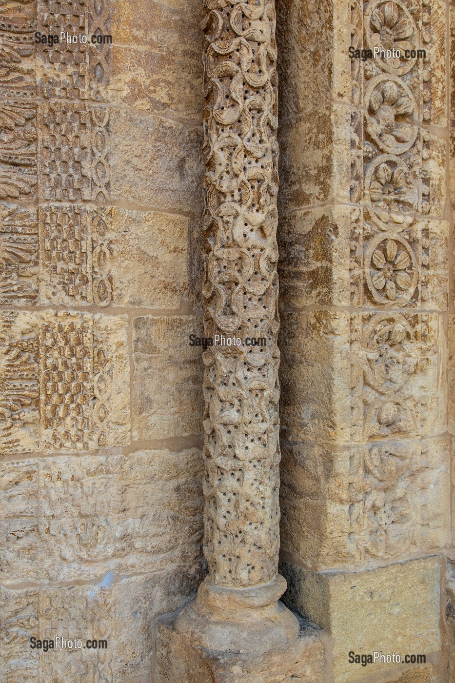 BASILIQUE DU SACRE COEUR ET CLOITRE, PARAY-LE-MONIAL (71), FRANCE 