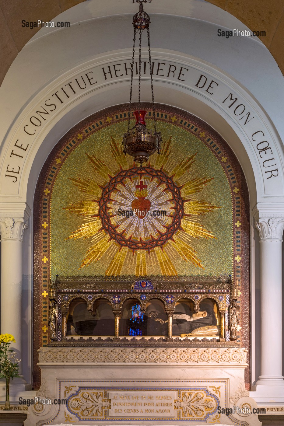 RELIQUES DE LA SAINTE MARGUERITE-MARIE CANONISEE PAR BENOIT XV EN 1920, CHAPELLE DU MONASTERE DE LA VISITATION DITES DES APPARITIONS CONSTRUITE 1633, PARAY-LE-MONIAL (71), FRANCE 