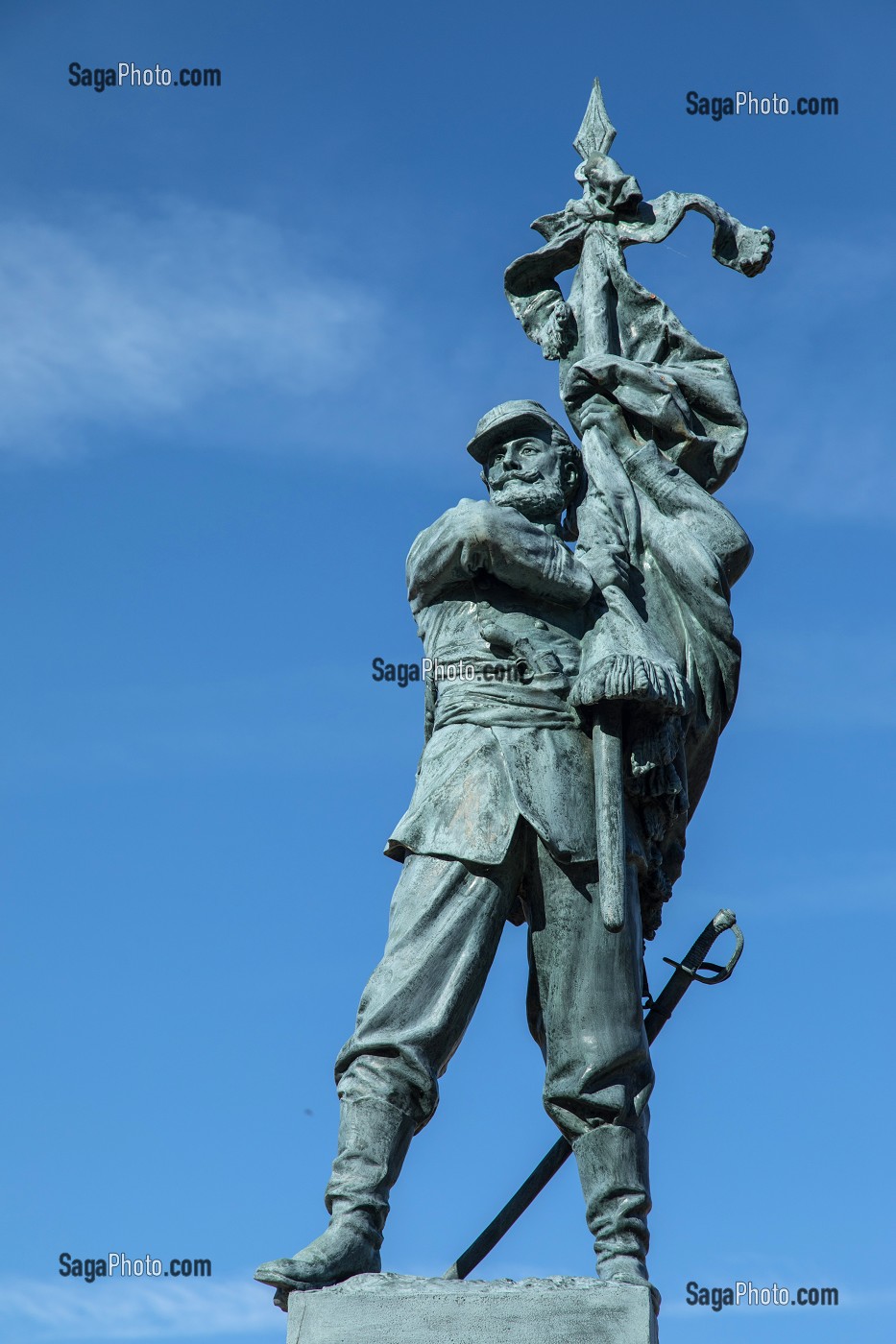 SOLDAT DE LA GUERRE DE 1870; MONUMENT AUX MORTS, PARAY-LE-MONIAL (71), FRANCE 