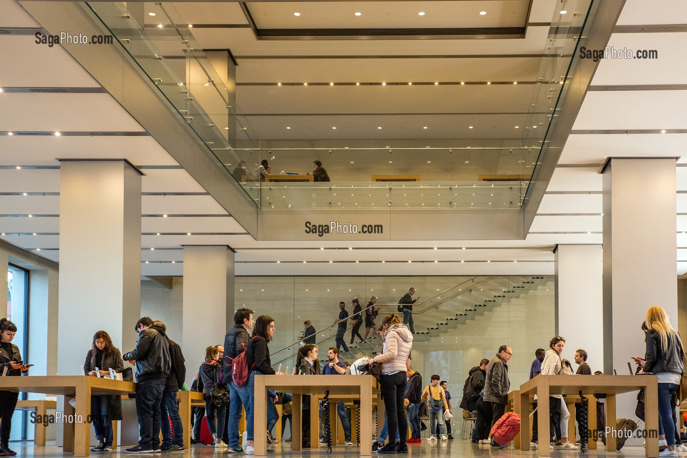 APPLE CENTER PASSEIG DE GRACIA, PLACA DE CATALUNYA, BARCELONE, CATALOGNE, ESPAGNE 