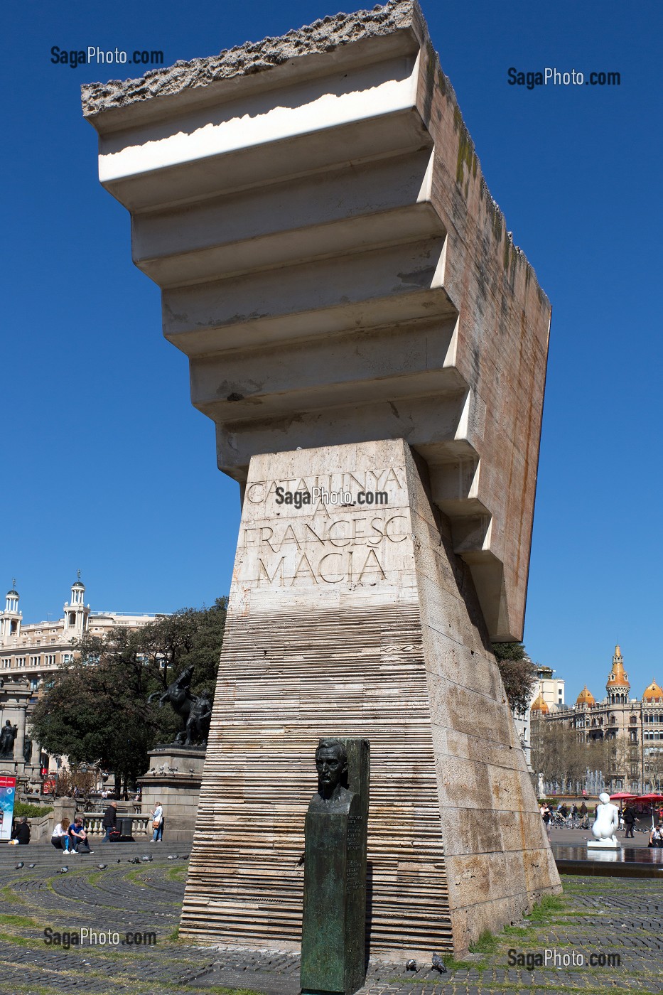 STELE EN HOMMAGE A FRANCESC MACIA (HOMME POLITIQUE), PLACA DE CATALUNYA, BARCELONE, CATALOGNE, ESPAGNE 