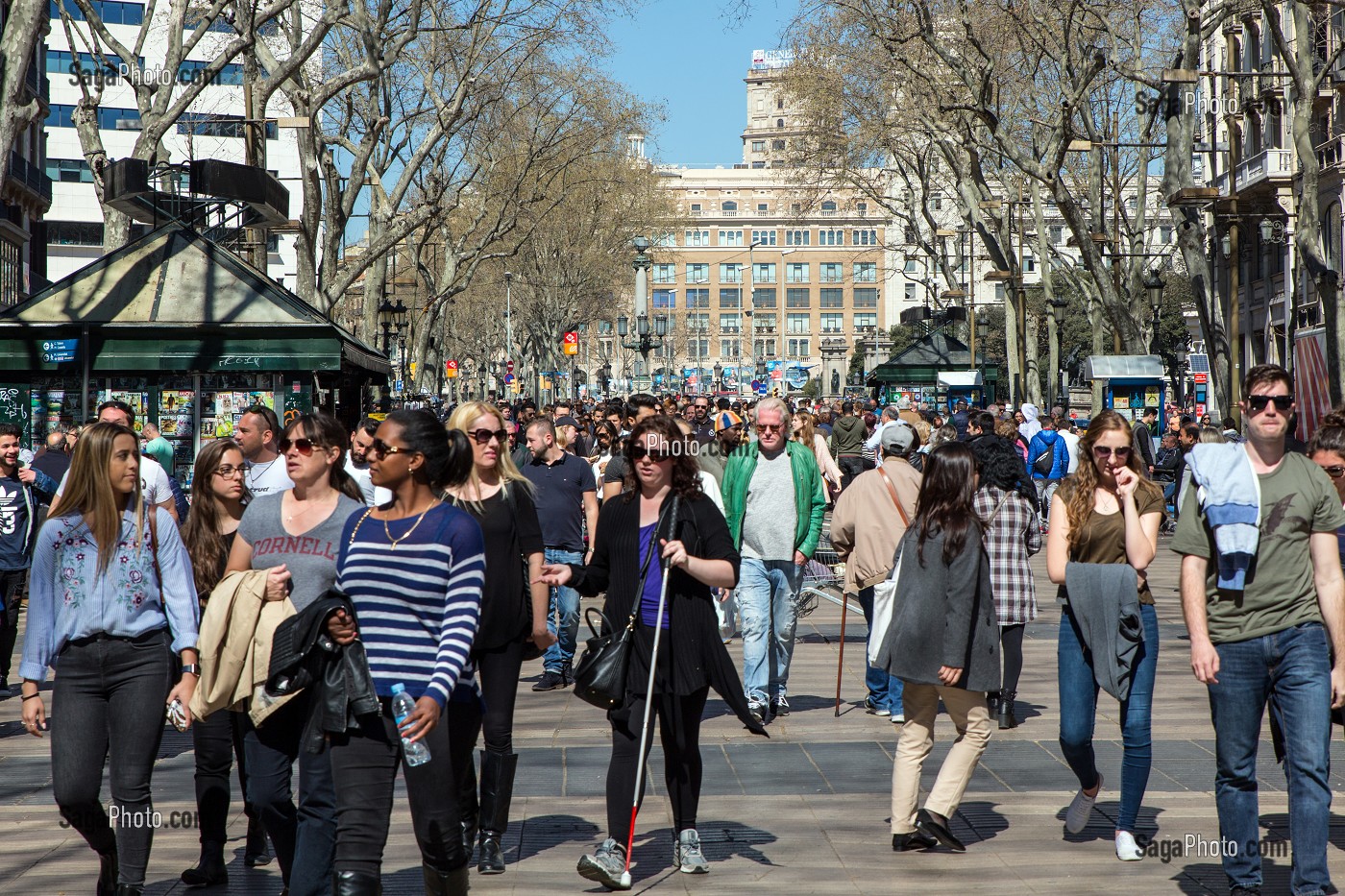 FOULE ET ALLEES BONDEES DES RAMBLAS, LA RAMBLA, BARCELONE, CATALOGNE, ESPAGNE 