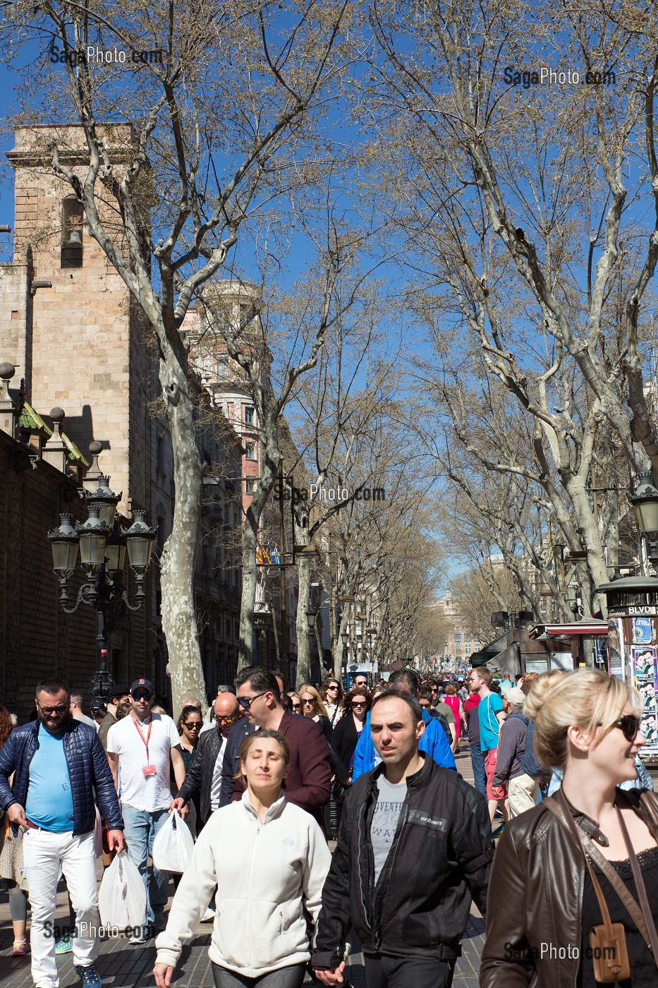 FOULE ET ALLEES BONDEES DES RAMBLAS, LA RAMBLA, BARCELONE, CATALOGNE, ESPAGNE 