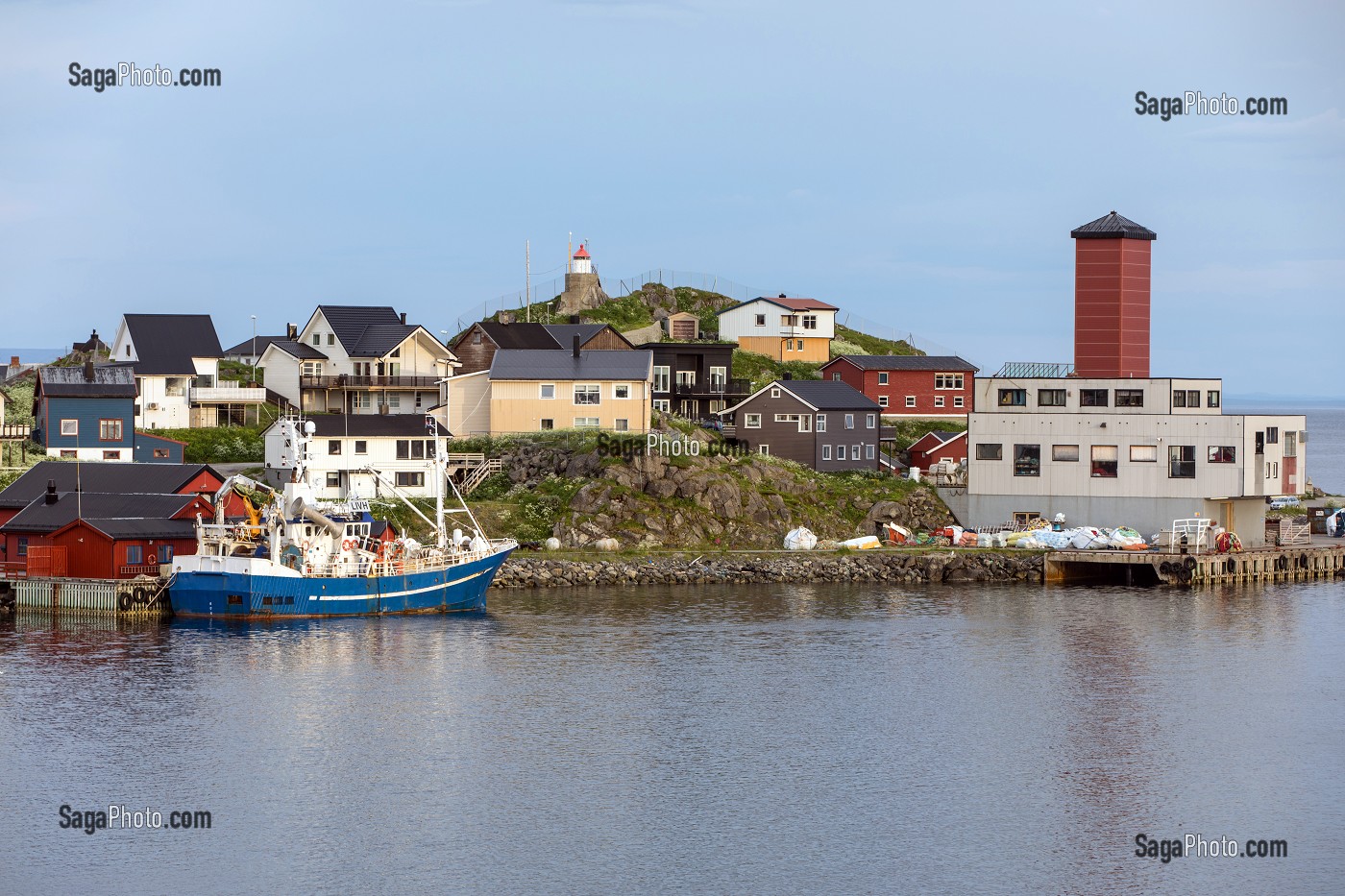 PORT DU VILLAGE DE HONNIGSVAG, ILE DE MAGEROYA, FINNMARK, OCEAN ARCTIQUE, NORVEGE 