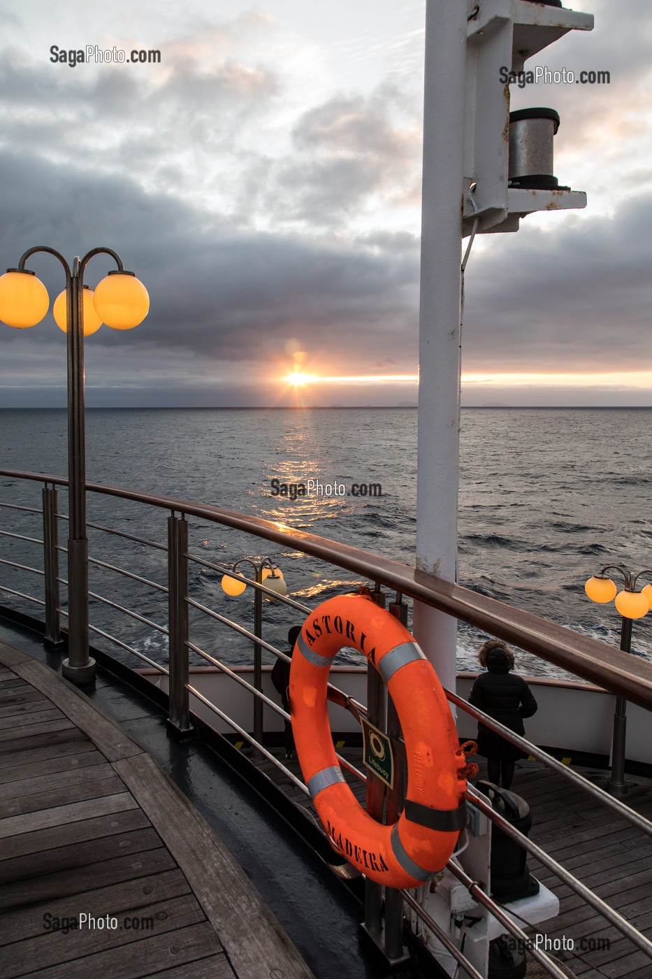 SOLEIL DE MINUIT, CROISIERE VERS LE GRAND NORD A BORD DU BATEAU ASTORIA, NORVEGE 