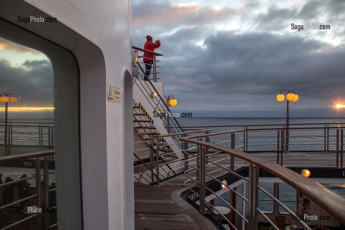 SOLEIL DE MINUIT, CROISIERE VERS LE GRAND NORD A BORD DU BATEAU ASTORIA, NORVEGE 