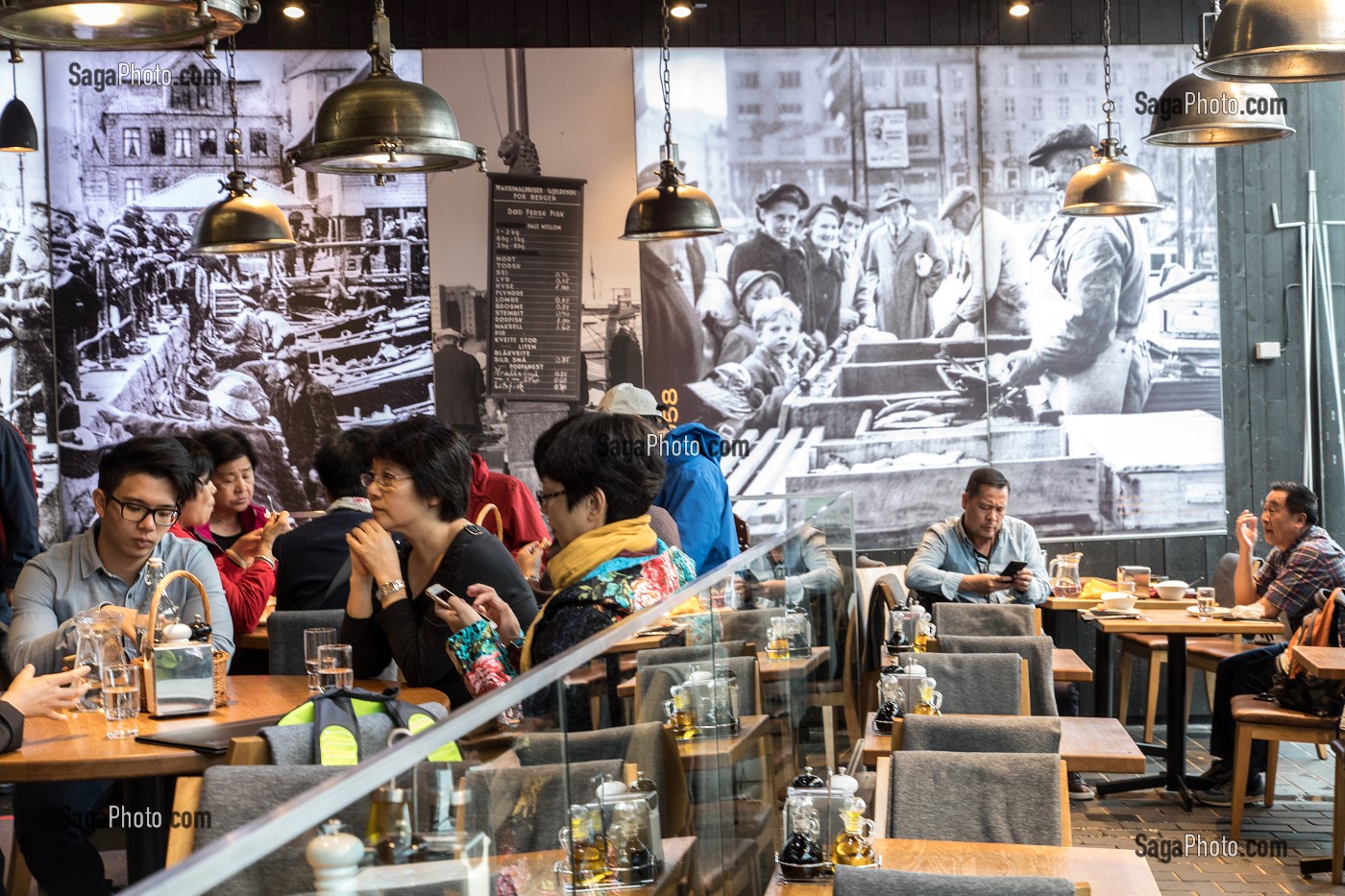 RESTAURANT DE POISSONS ET FRUITS DE MER, MARCHE AUX POISSONS, BERGEN, HORDALAND, NORVEGE 