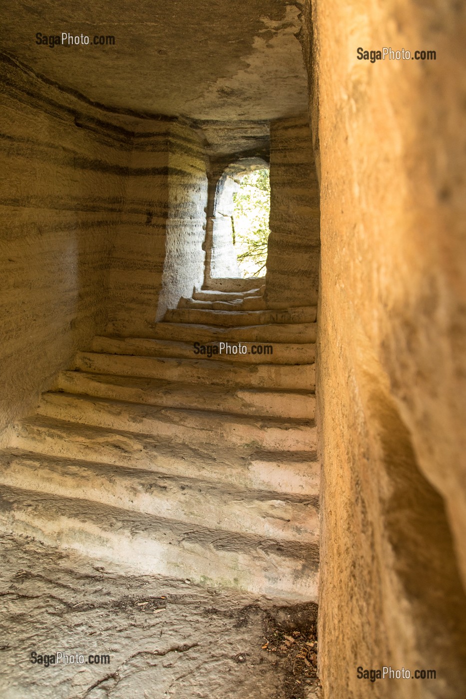 RUINES D'UN MONASTERE PRES DE SAIGNON (84), FRANCE 