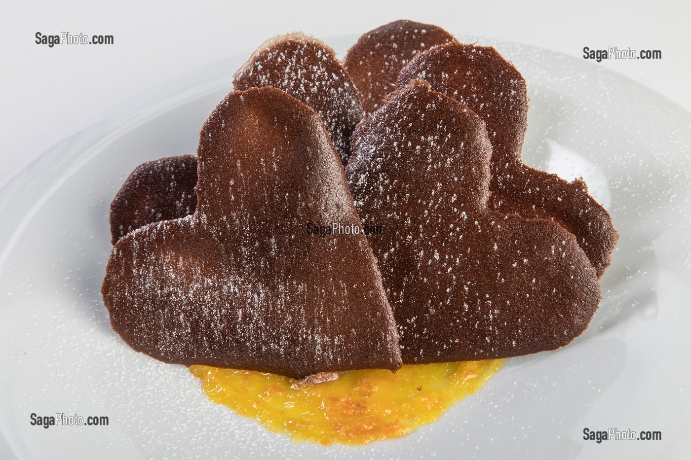 COEUR A COEUR AU COULIS D’ORANGE, RECETTE DU CHEF ETOILE LAURENT CLEMENT, ATELIER DE CUISINE DU COURS GABRIEL, MARCHE DE SAISON, CHARTRES (28), FRANCE 