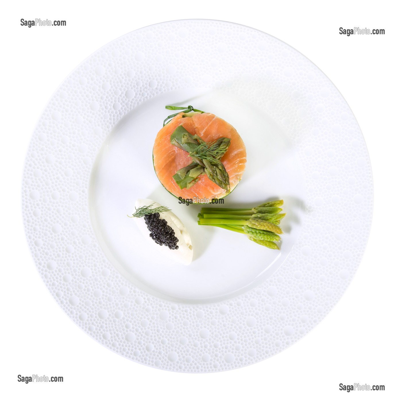 CHARTREUSE D’ASPERGES VERTES AU SAUMON FUME, RECETTE DU CHEF ETOILE LAURENT CLEMENT, ATELIER DE CUISINE DU COURS GABRIEL, MARCHE DE SAISON, CHARTRES (28), FRANCE 