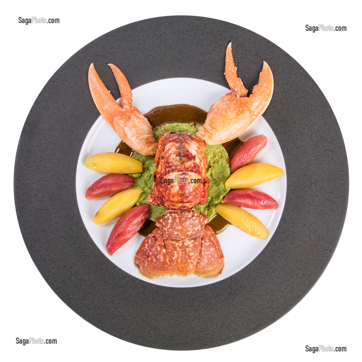 HOMARD AUX BETTERAVES CHIOGGIA, RECETTE DU CHEF ETOILE LAURENT CLEMENT, ATELIER DE CUISINE DU COURS GABRIEL, MARCHE DE SAISON, CHARTRES (28), FRANCE 