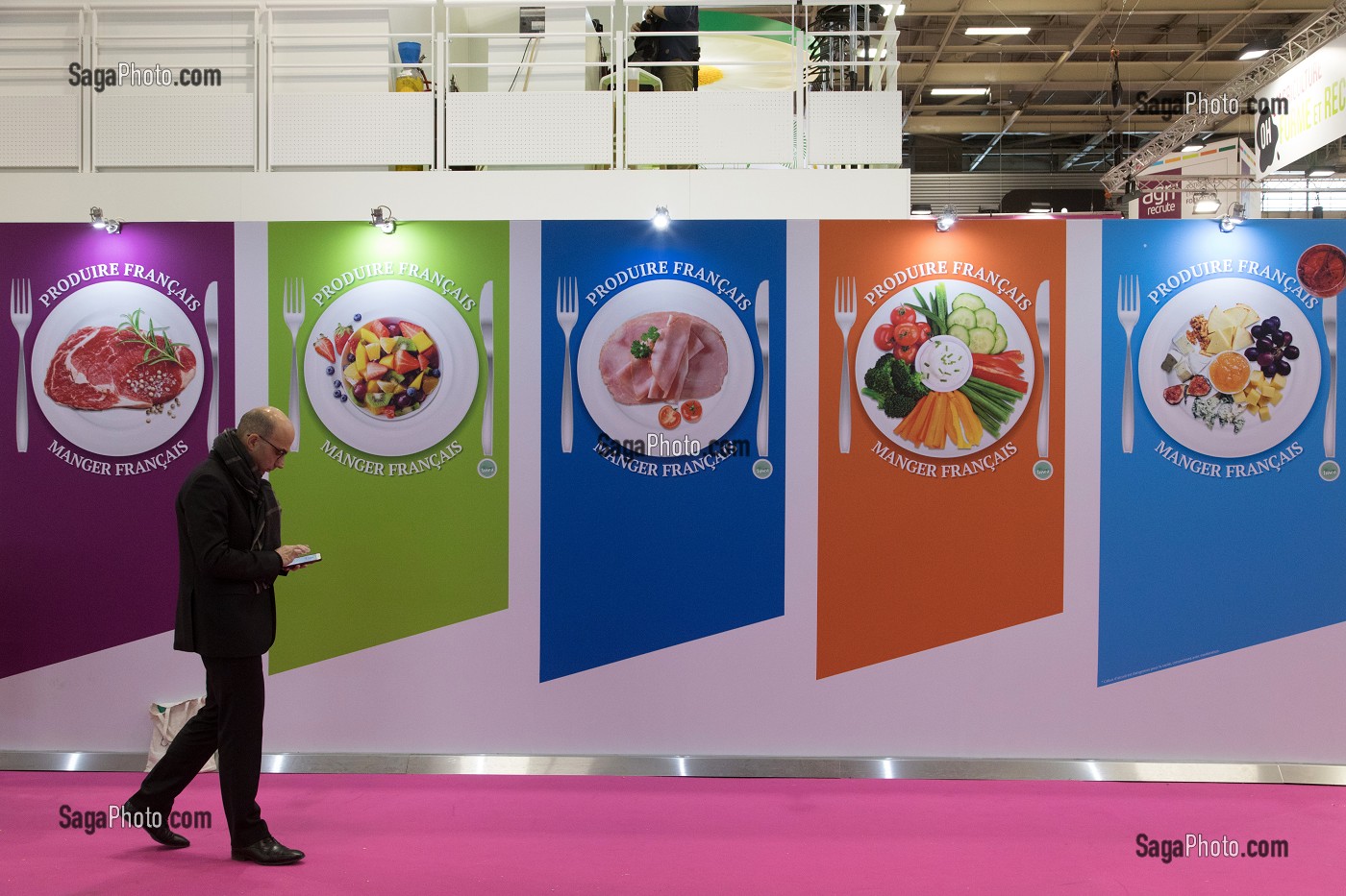 STAND POUR LA VALORISATION DES PRODUITS FRANCAIS DANS NOS ASSIETTES, SALON DE L'AGRICULTURE, PORTE DE VERSAILLES, PARIS 