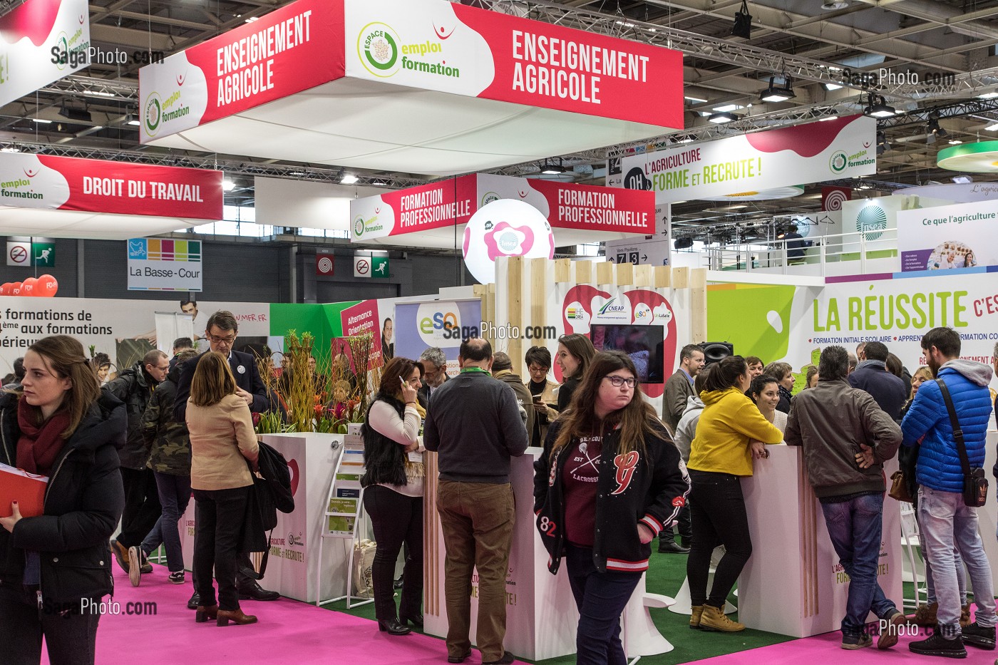 STAND SUR LES METIERS ET LA FORMATION AGRICOLE, SALON DE L'AGRICULTURE, PORTE DE VERSAILLES, PARIS 