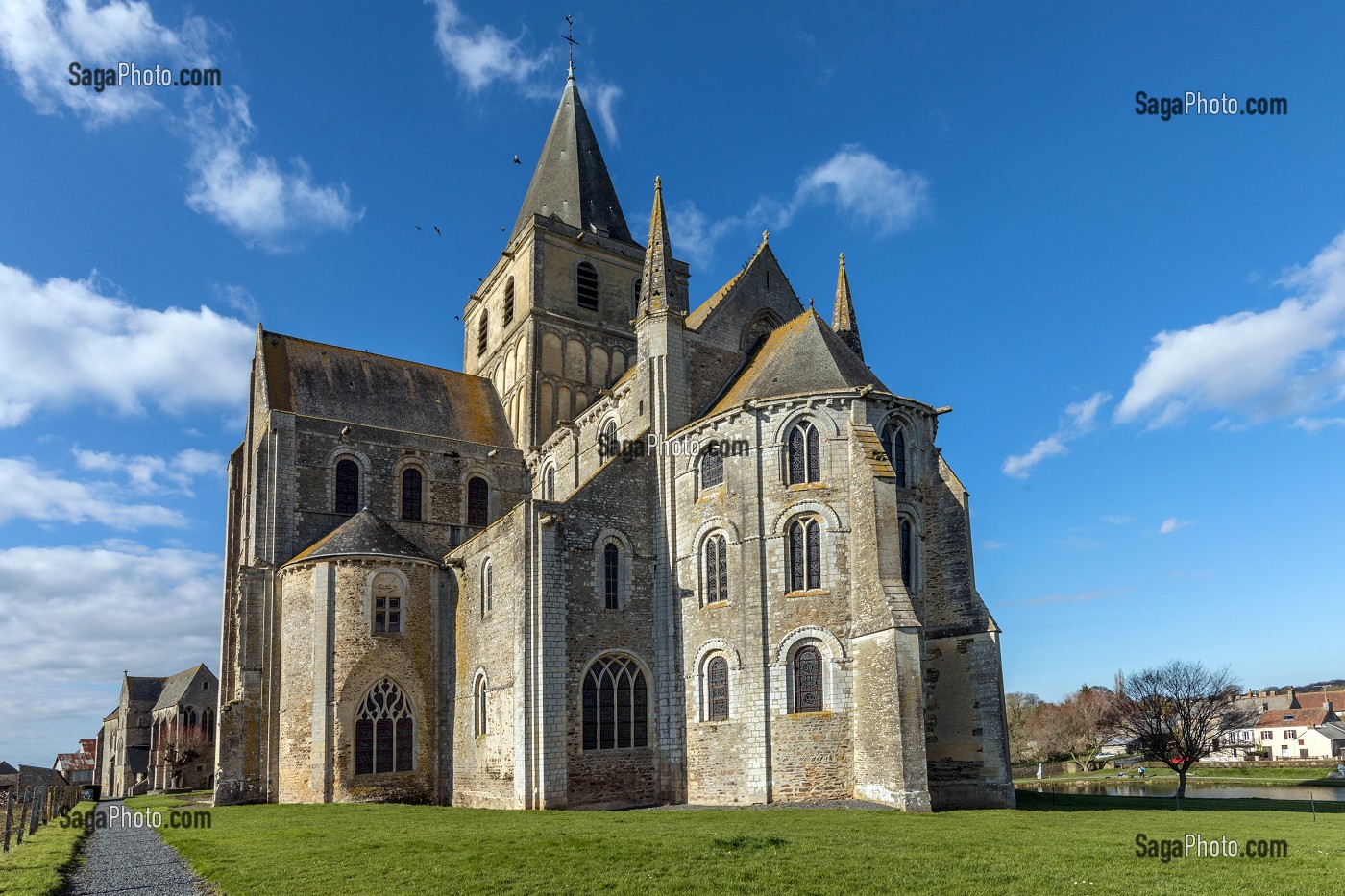 ABBAYE SAINT-VIGOR DU XI EME SIECLE DE CERISY-LA-FORET (50), FRANCE 