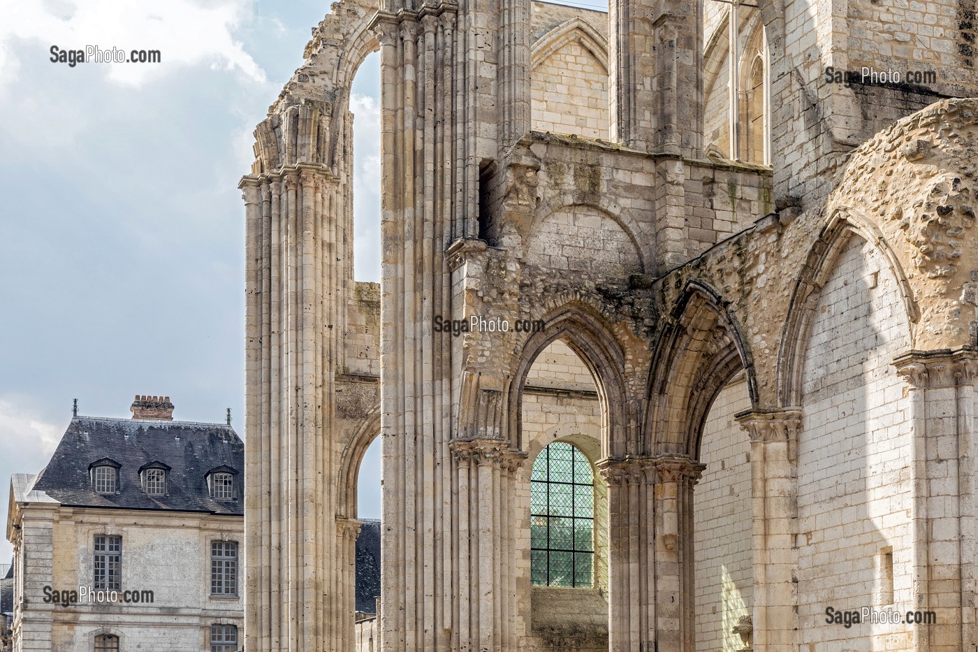 VESTIGES DE L'ANCIENNE EGLISE ABBATIALE SAINT-PIERRE DU XII EME SIECLE, ABBAYE DE SAINT-WANDRILLE (76) CONSTRUITE PAR LES MOINES BENEDICTINS ENTRE LE XI ET LE XVI EME SIECLE, FRANCE 