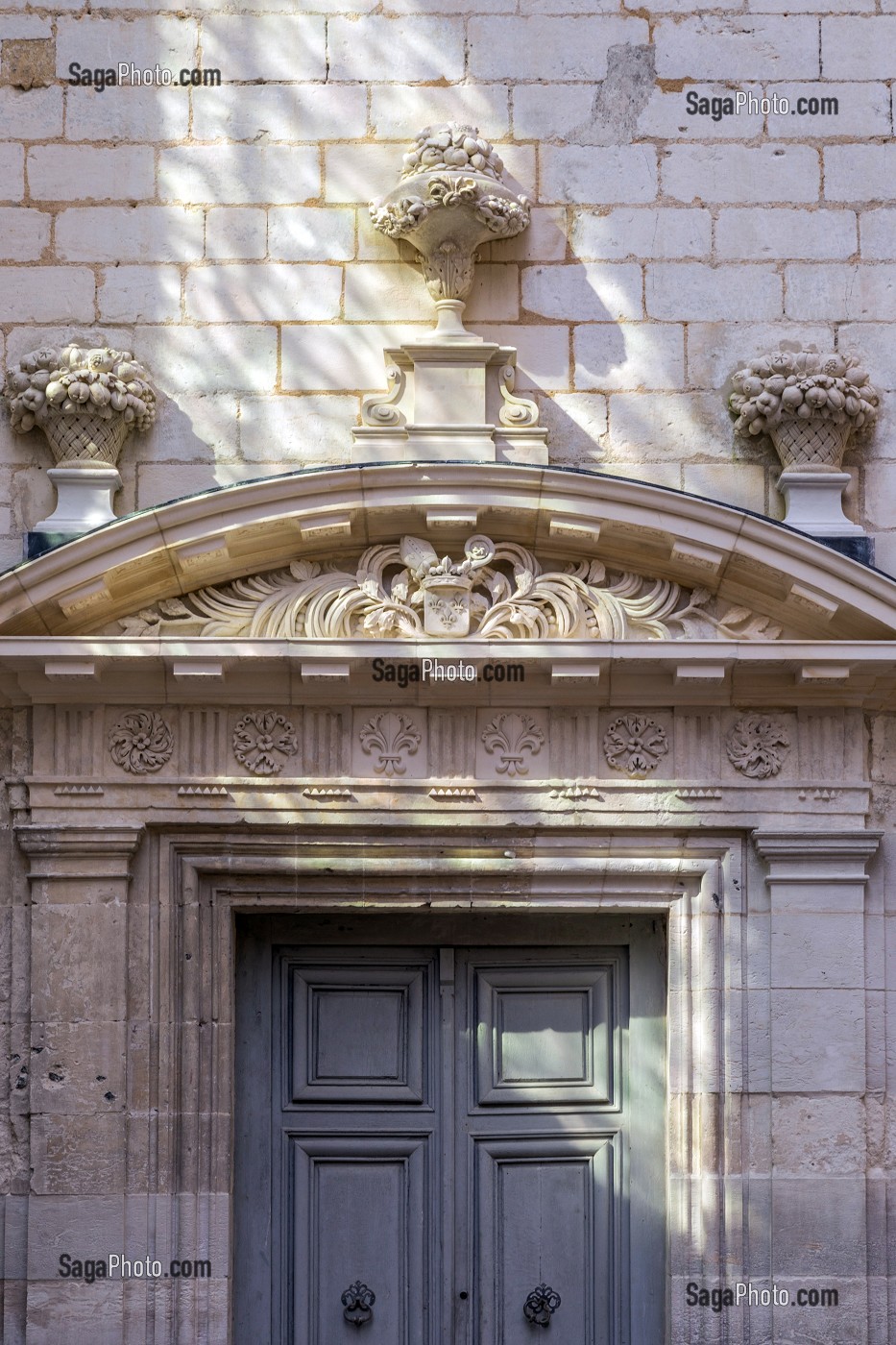 PORTE DES MATINES, ABBAYE DE SAINT-WANDRILLE (76) CONSTRUITE PAR LES MOINES BENEDICTINS ENTRE LE XI ET LE XVI EME SIECLE, FRANCE 