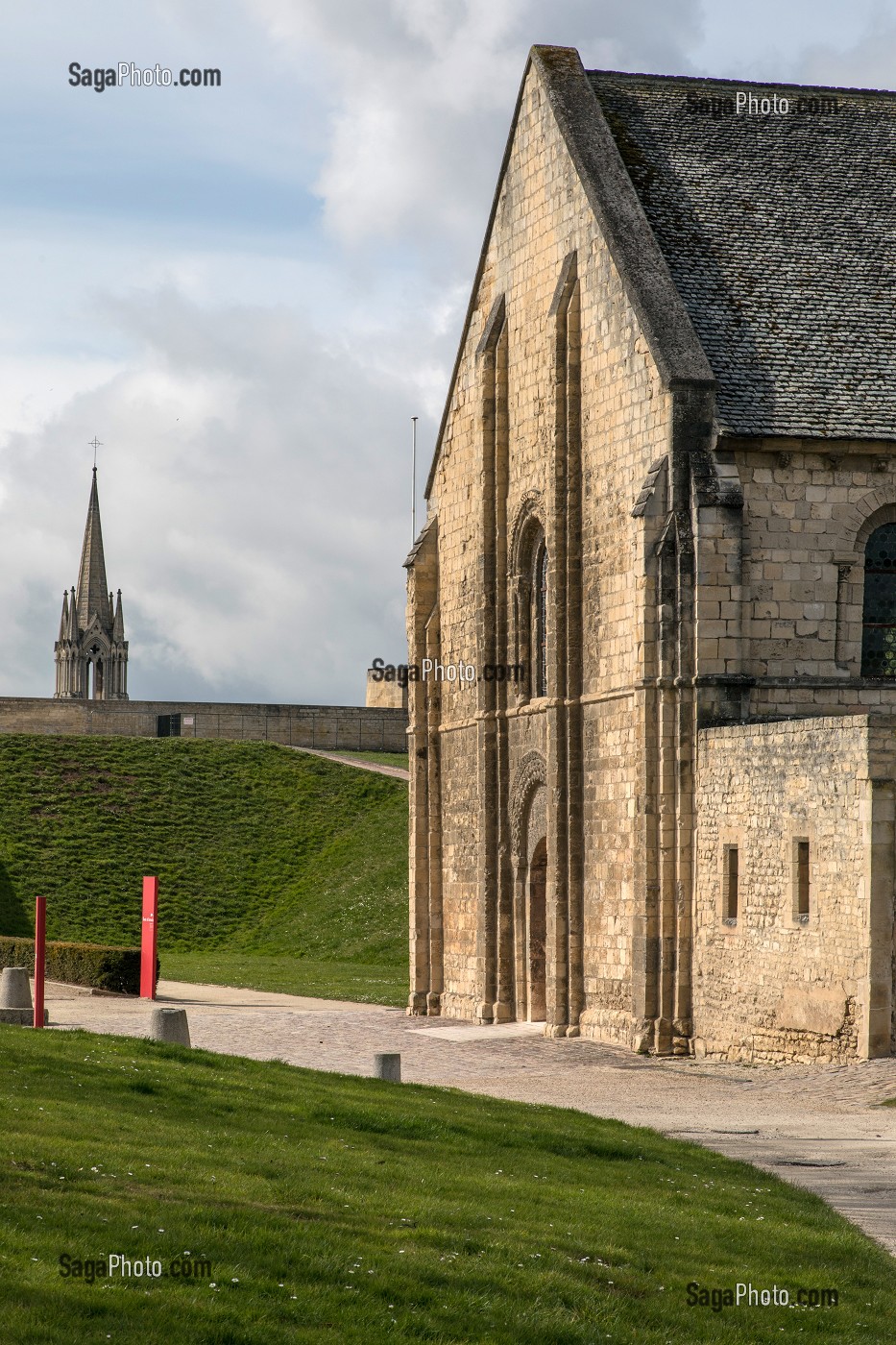 SALLE DE L'ECHIQUIER, CHATEAU DE CAEN CONSTRUIT VERS 1060 (XI EME SIECLE) PAR GUILLAUME LE CONQUERANT, RESIDENCE DES DUCS DE NORMANDIE, CAEN (14), FRANCE 