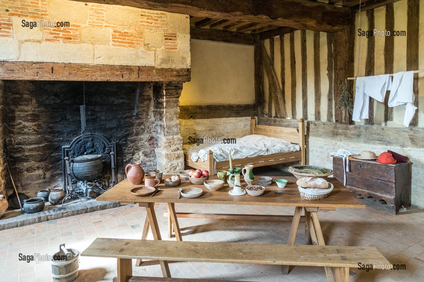 INTERIEUR DE LA FERME DU XVI EME SIECLE, CHATEAU DE CREVECOEUR, CREVECOEUR-EN-AUGE (14), FRANCE 