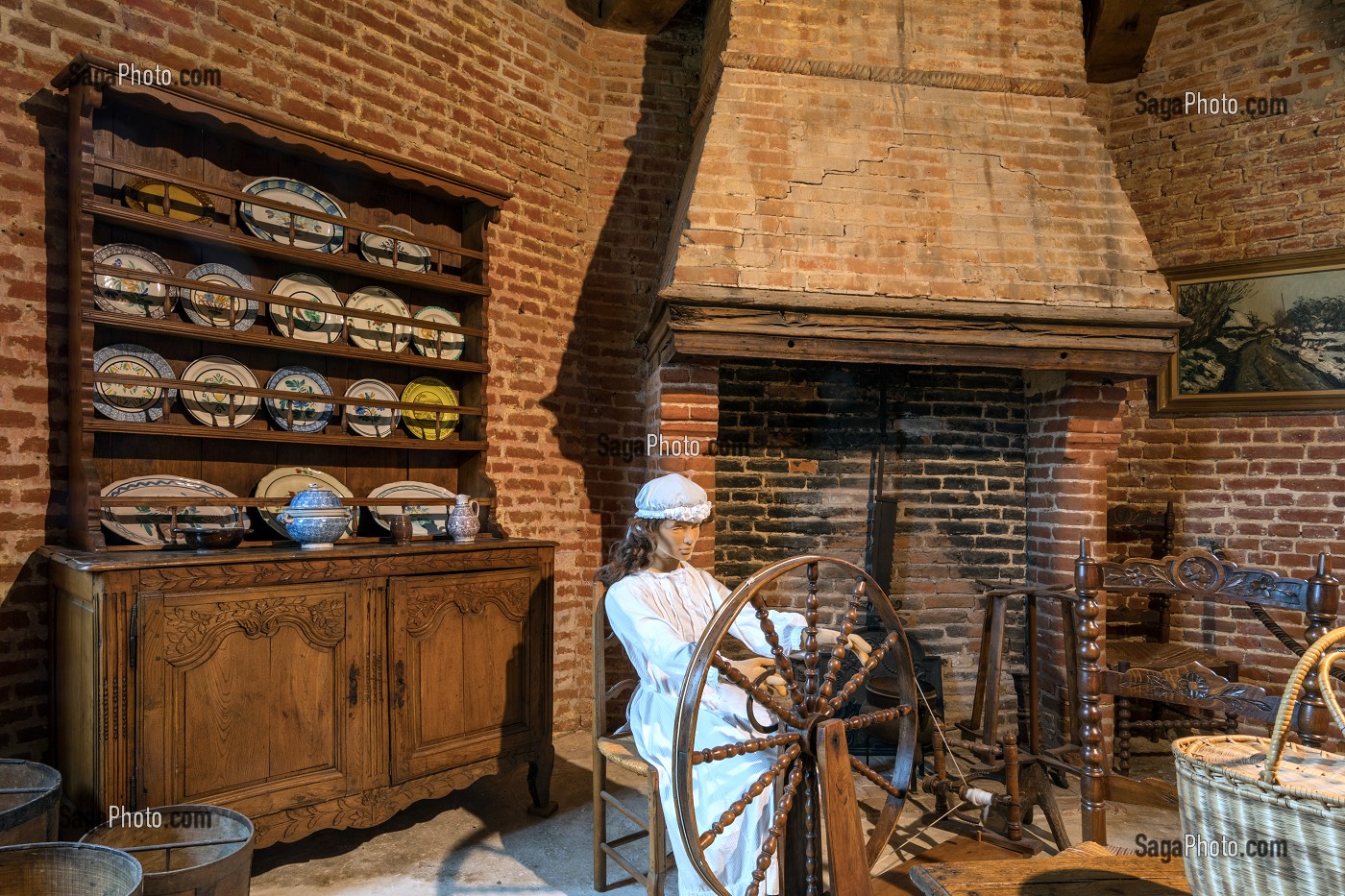 LA TOURELLE DU PAYS DE CAUX AVEC LE METIER A TISSER, CHATEAU DE MARTAINVILLE DU XV EME SIECLE, MARTAINVILLE-EPREVILLE (76), FRANCE 