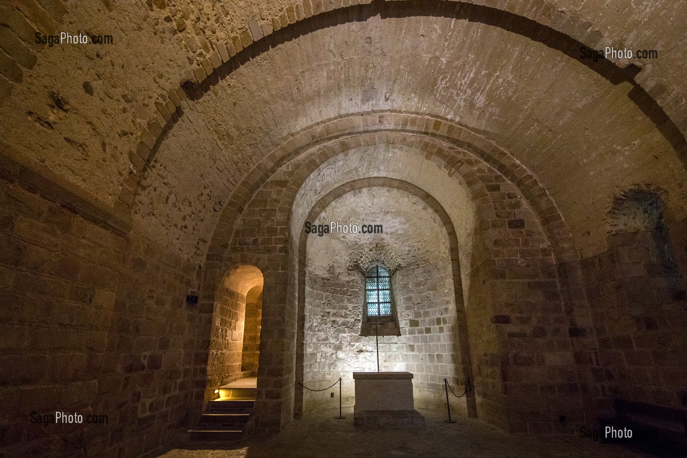 CRYPTE SAINT-MARTIN DU XI EME SIECLE, ABBAYE DU MONT-SAINT-MICHEL (50), FRANCE 