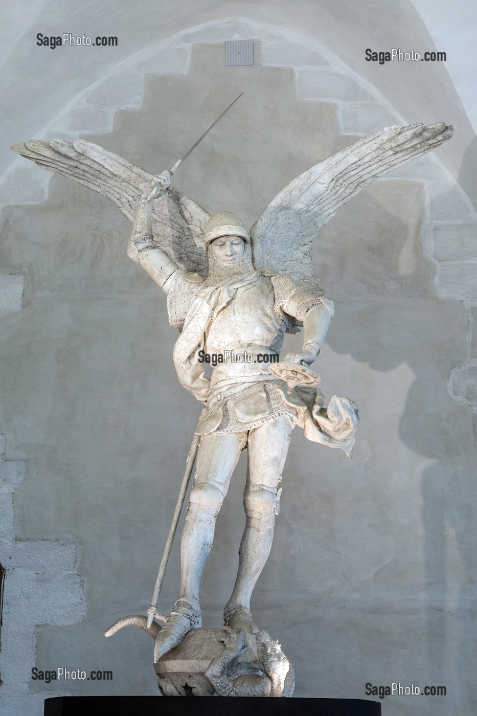 ARCHANGE SAINT-MICHEL REALISE PAR EMMANUEL FREMIET EN 1897 PRESENTE DANS L'AUMONERIE, ABBAYE DU MONT-SAINT-MICHEL (50), FRANCE 