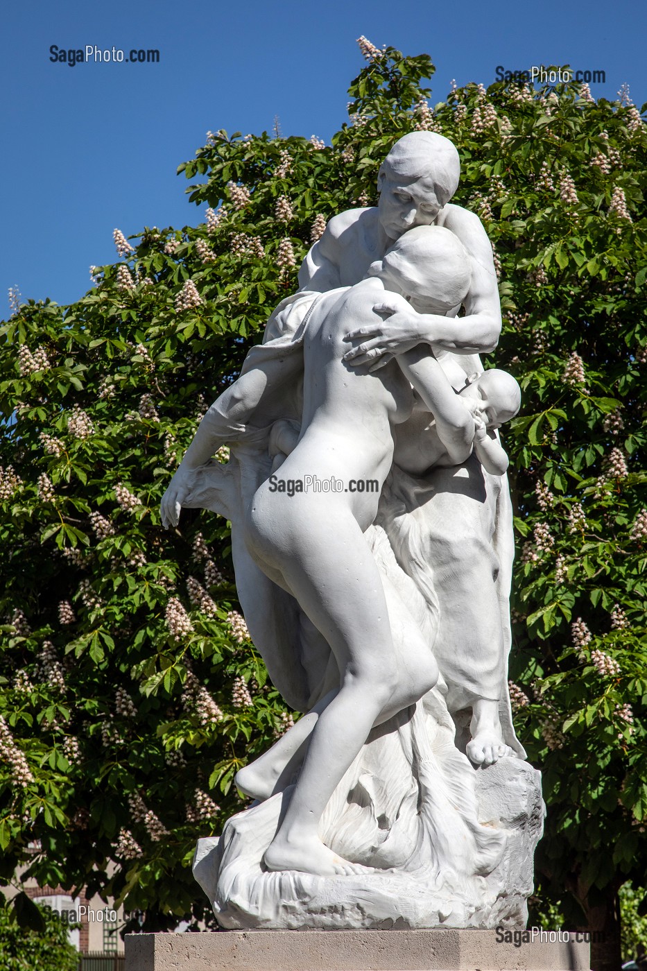 STATUE DE LA FILLE PRODIGUE DE RAOUL VERLET, 1910, SQUARE DE LA REPUBLIQUE, VILLE DE DREUX, EURE-ET-LOIR (28), FRANCE 