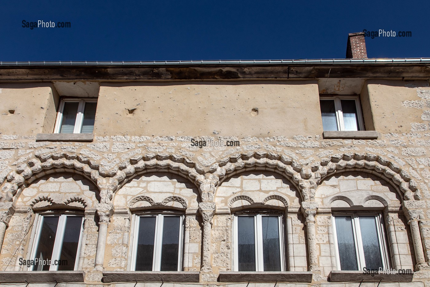 FENETRES DE LA MAISON ROMANE DU XII EME SIECLE, VILLE DE DREUX, EURE-ET-LOIR (28), FRANCE 