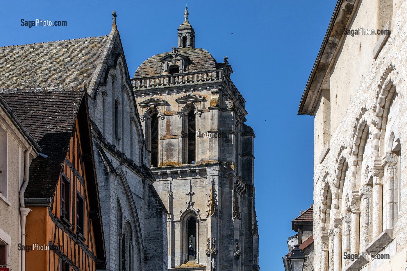 MAISON ROMANE DU XII EME SIECLE PRES DE L'EGLISE SAINT-PIERRE, VILLE DE DREUX, EURE-ET-LOIR (28), FRANCE 