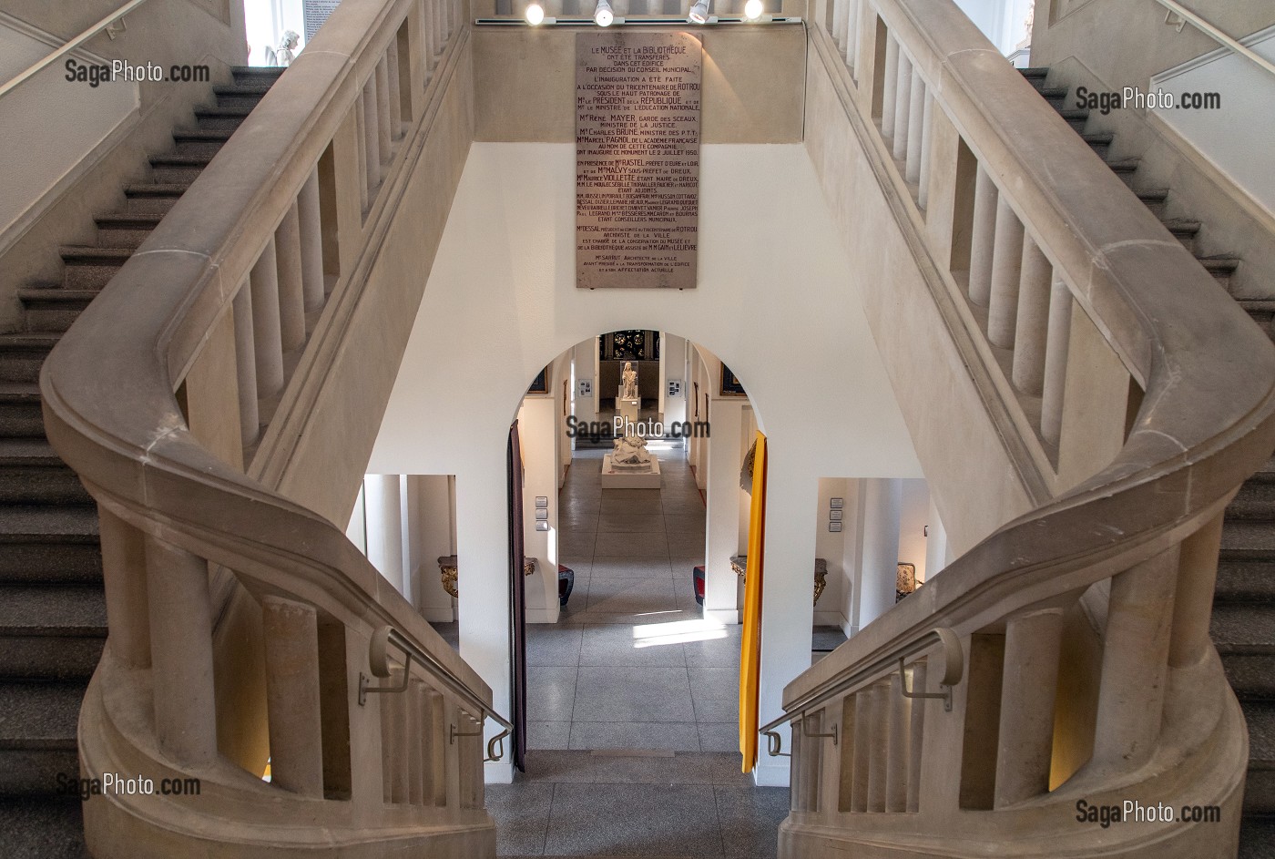 ESCALIER PRINCIPAL, MUSEE D'ART ET D'HISTOIRE, DREUX, EURE-ET-LOIR (28), FRANCE 