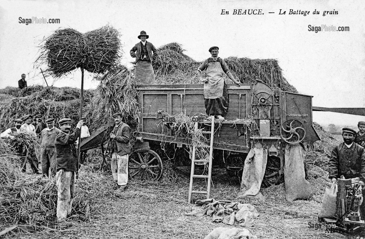 LE BATTAGE DU GRAIN, LA MOISSON EN BEAUCE AU DEBUT DU XX EME SIECLE, CARTE POSTALES ANCIENNES, EURE-ET-LOIR (28), FRANCE 