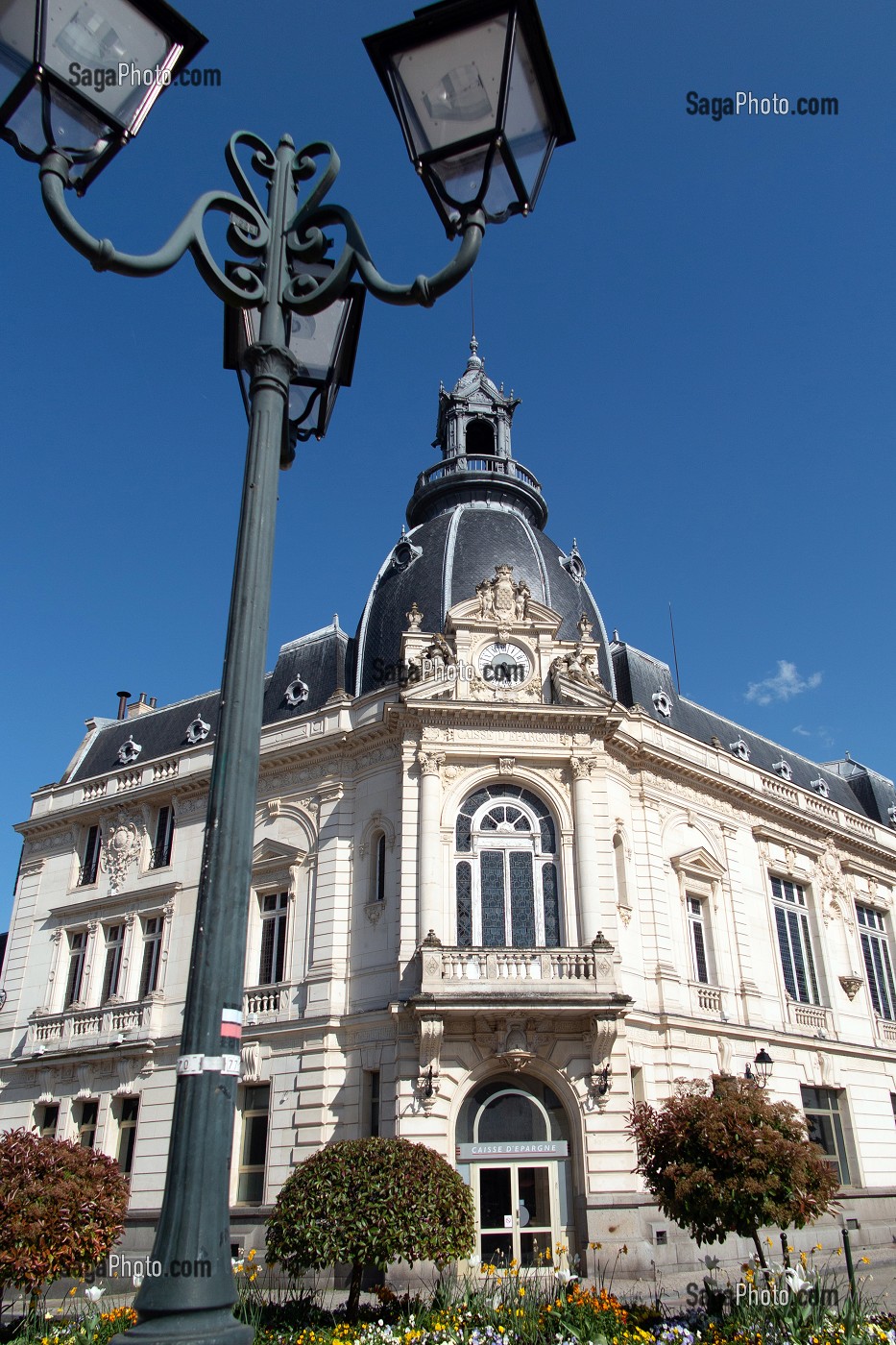 HOTEL DE LA CAISSE D'EPARGNE DE LA FIN DU XIX EME SIECLE, 22 PLACE METEZEAU, VILLE DE DREUX, EURE-ET-LOIR (28), FRANCE 