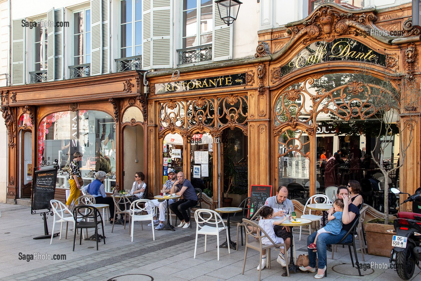 CAFFE DANTE, ANCIENNES IMPRIMERIES LEFEBVRE ET LIBRAIRIE BROULT-DIVIDIS, 7 GRANDE RUE MAURICE VIOLLETTE, VILLE DE DREUX, EURE-ET-LOIR (28), FRANCE 