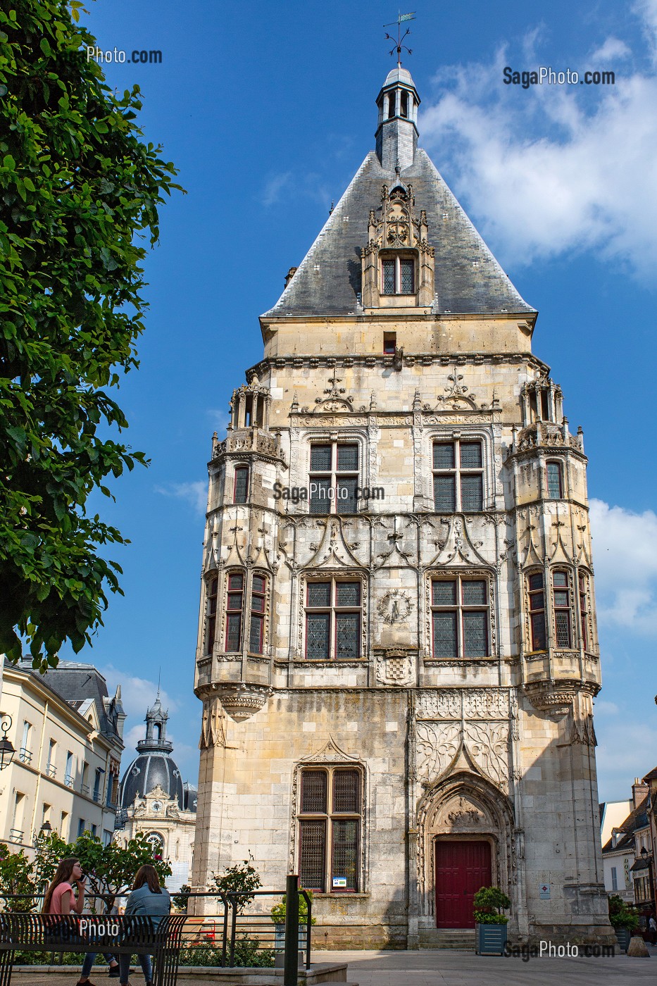 FACADE DU BEFFROI, ANCIEN HOTEL DE VILLE DU XVI EME SIECLE FINI EN 1537, VILLE DE DREUX, EURE-ET-LOIR (28), FRANCE 