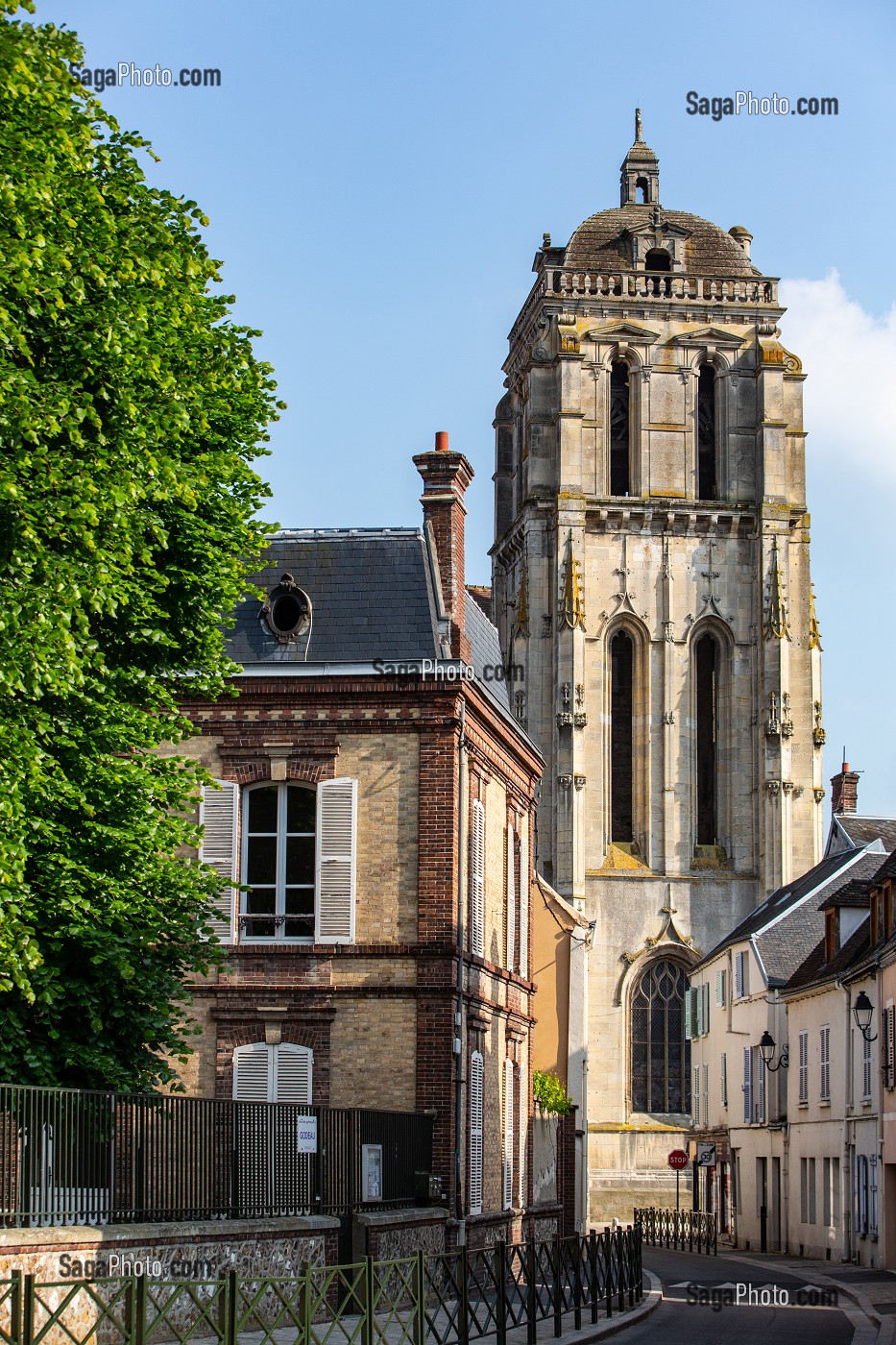 TOUR NORD SAINT-VINCENT, HAUTEUR 36 METRES, EGLISE SAINT-PIERRE SUR LA PLACE METEZEAU, VILLE DE DREUX, EURE-ET-LOIR (28), FRANCE 