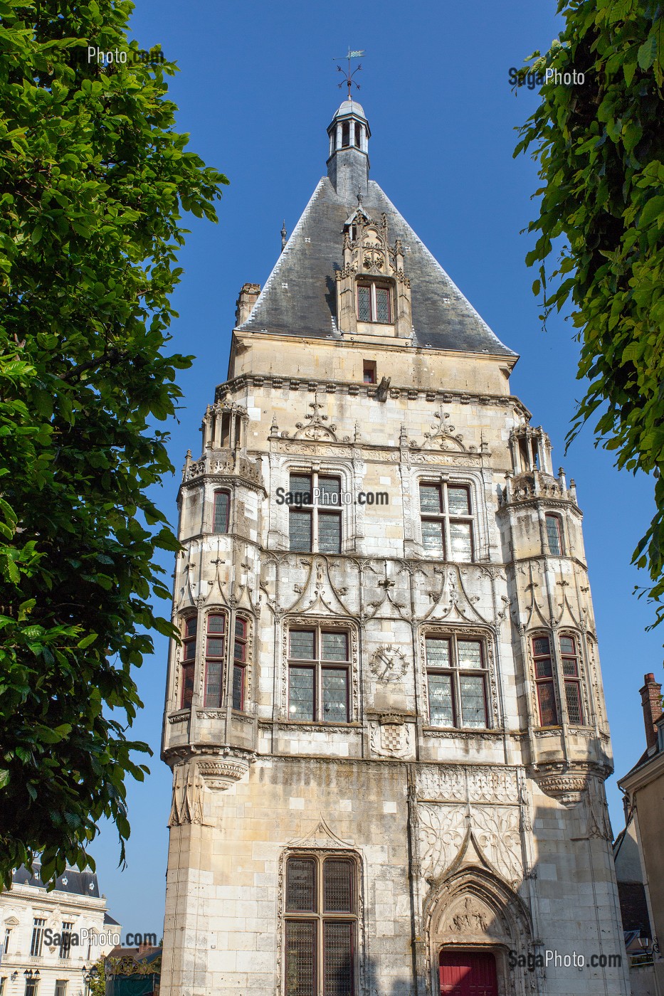 FACADE DU BEFFROI, ANCIEN HOTEL DE VILLE DU XVI EME SIECLE FINI EN 1537, VILLE DE DREUX, EURE-ET-LOIR (28), FRANCE 