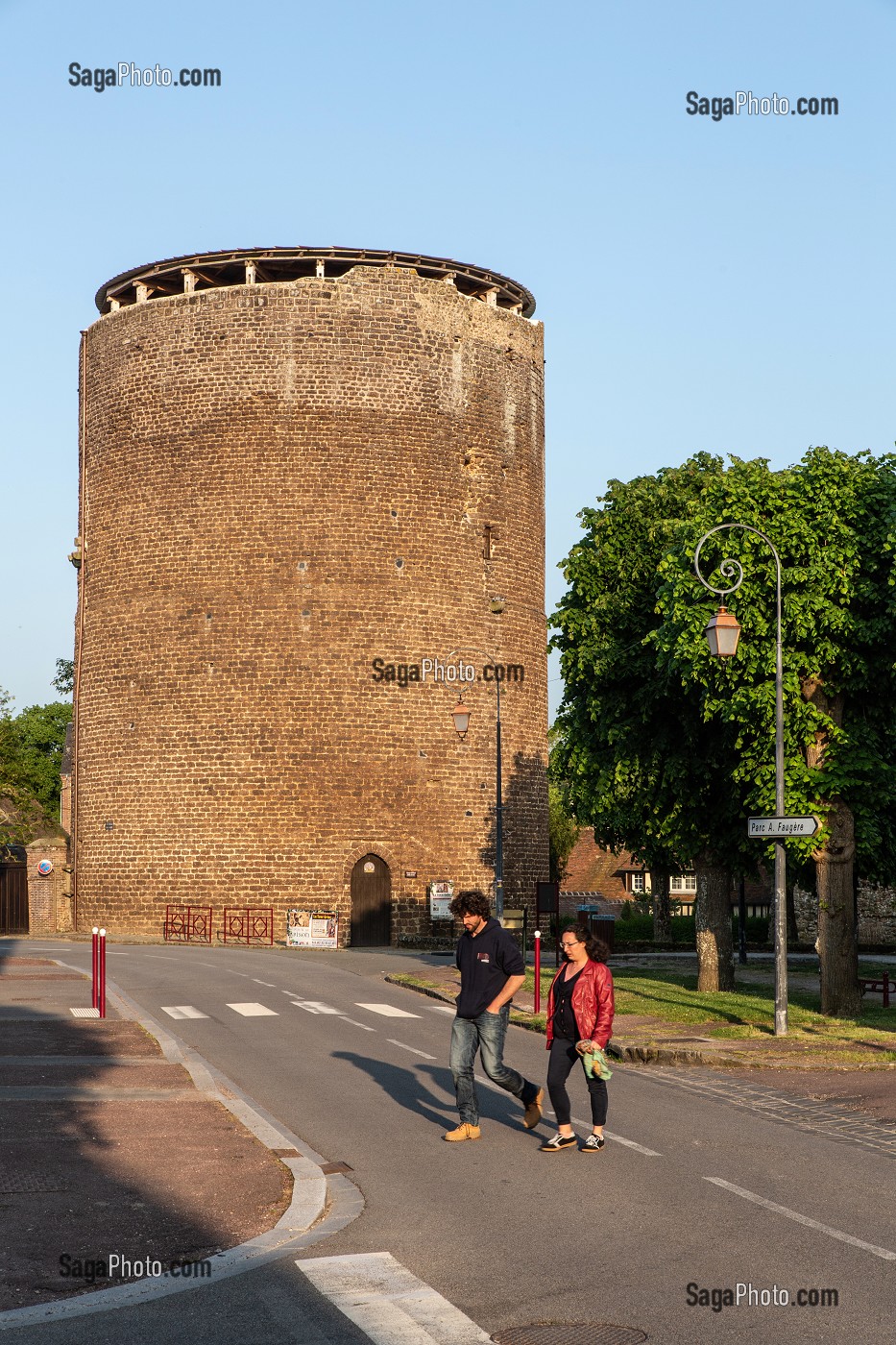 TOUR GRISE, DONJON DU XIII EME SIECLE CONSTRUIT PAR PHILIPPE AUGUSTE EN 1204, VERNEUIL-SUR-AVRE (27), FRANCE 