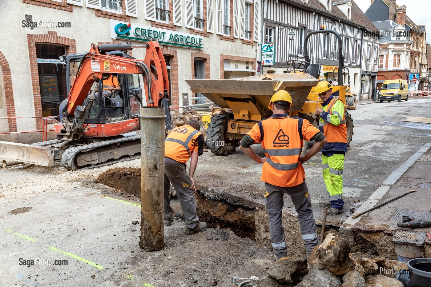 TRAVAUX D'ASSAINISSEMENT DE LA VILLE, VERNEUIL-SUR-AVRE (27), FRANCE 