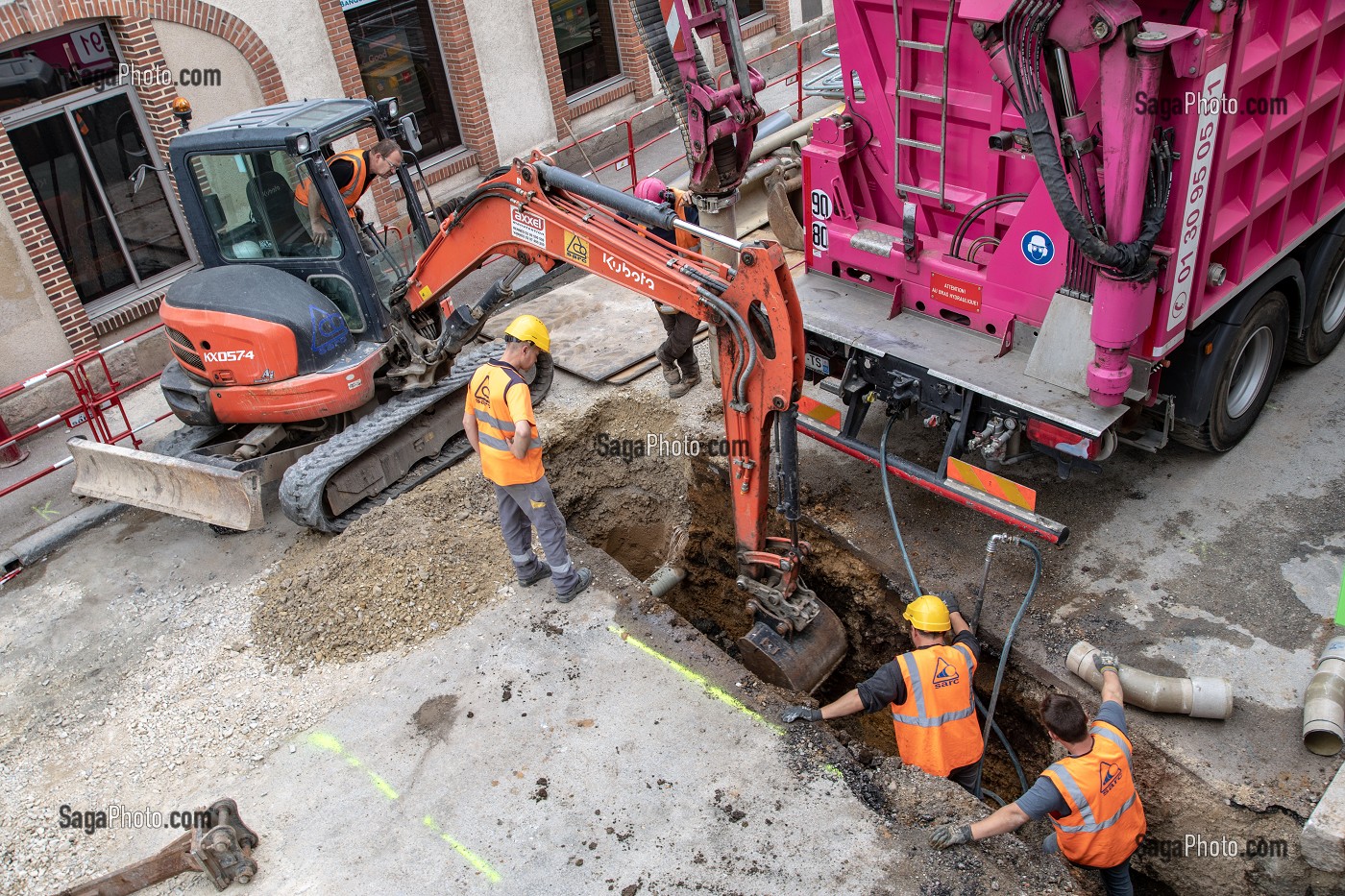TRAVAUX D'ASSAINISSEMENT DE LA VILLE, VERNEUIL-SUR-AVRE (27), FRANCE 
