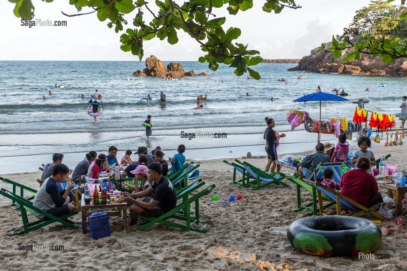 PLAGE THAILANDAISE, WAT BO THONG LANG, BANG SAPHAN, PROVINCE DE PRACHUAP KHIRI KHAN, THAILANDE 