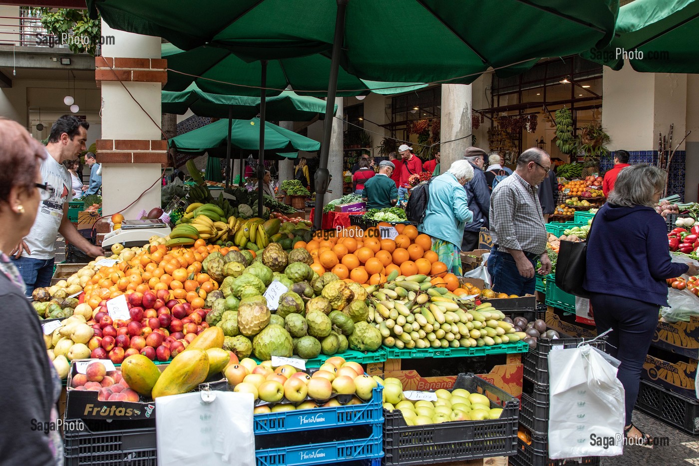 MARCHE AUX LEGUMES, MERCADO LAVRADORES, FUNCHAL, ILE DE MADERE, PORTUGAL 