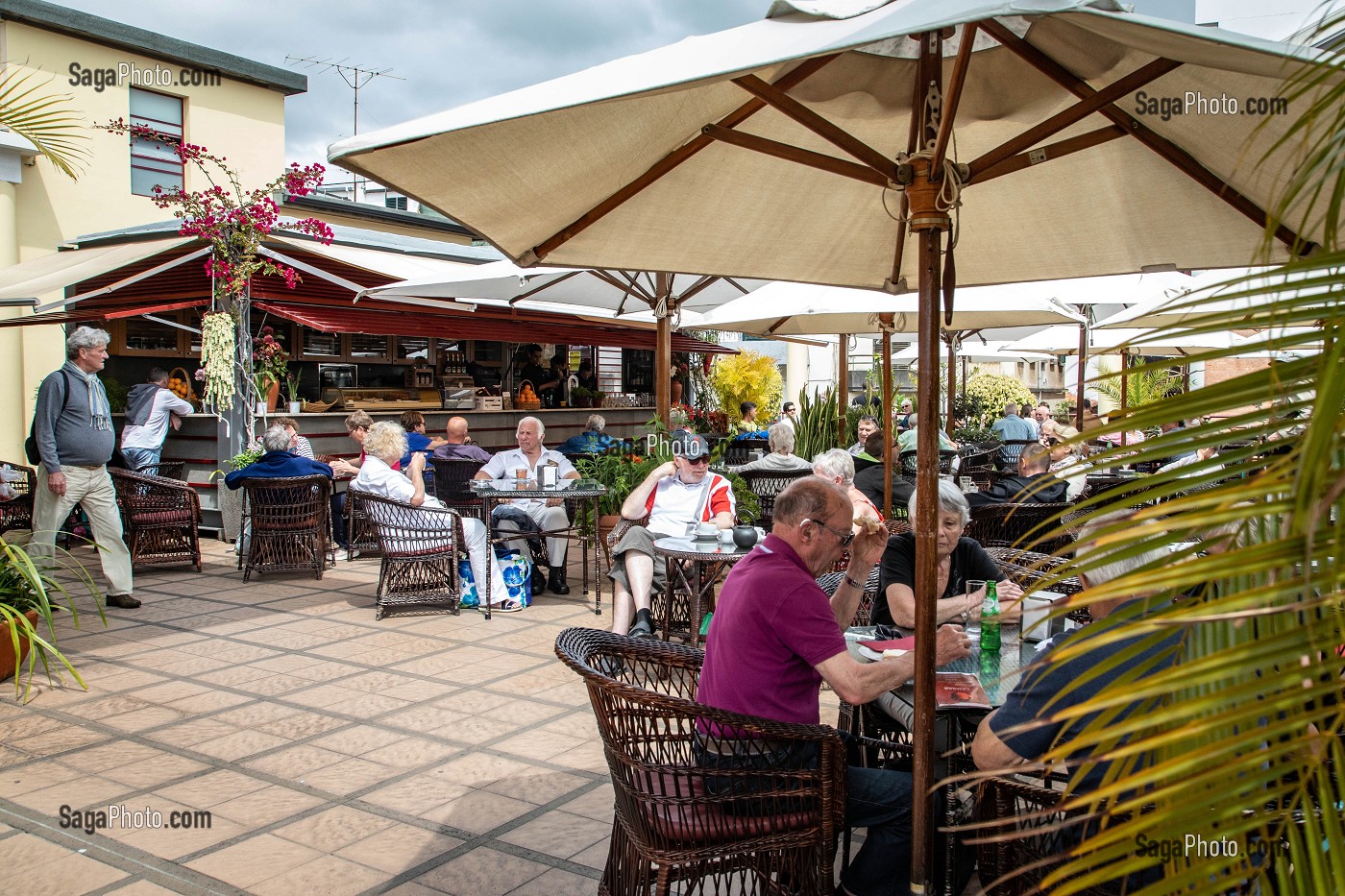 RESTAURANT TERRASSE DU MARCHE COUVERT, MERCADO LAVRADORES, FUNCHAL, ILE DE MADERE, PORTUGAL 