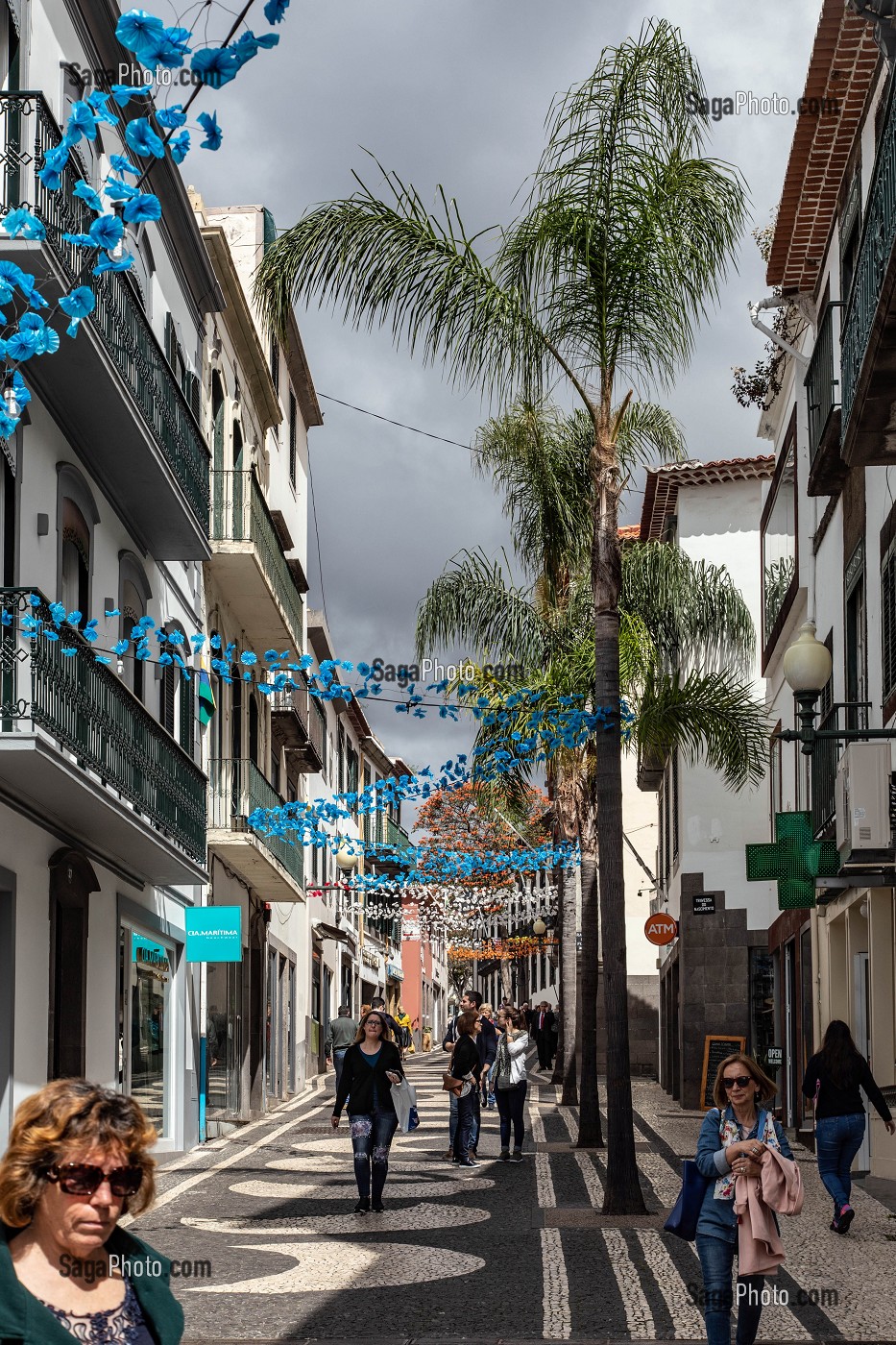 RUE COMMERCANTE DE LA RUA DOS FERREIROS, SCENE DE RUE, FUNCHAL, ILE DE MADERE, PORTUGAL 