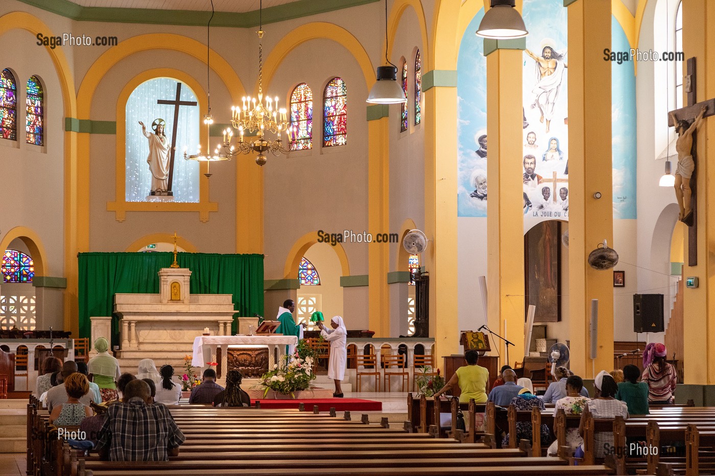 INTERIEUR DE LA CATHEDRALE SAINT-SAUVEUR, VILLE DE CAYENNE, GUYANE FRANCAISE, DEPARTEMENT-REGION D'OUTRE-MER, AMERIQUE DU SUD, FRANCE 