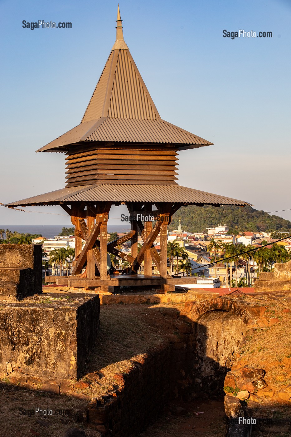 FORT CEPEROU SUR LES HAUTEURS DE LA VILLE DE CAYENNE, GUYANE FRANCAISE, DEPARTEMENT-REGION D'OUTRE-MER, AMERIQUE DU SUD, FRANCE 