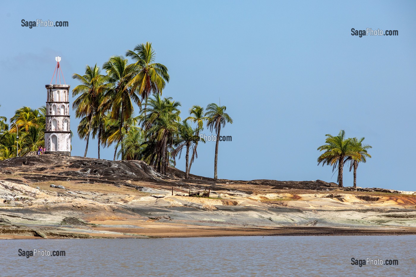 PLAGE ET PHARE DES ROCHES, KOUROU, GUYANE FRANCAISE, DEPARTEMENT-REGION D'OUTRE-MER, AMERIQUE DU SUD, FRANCE 