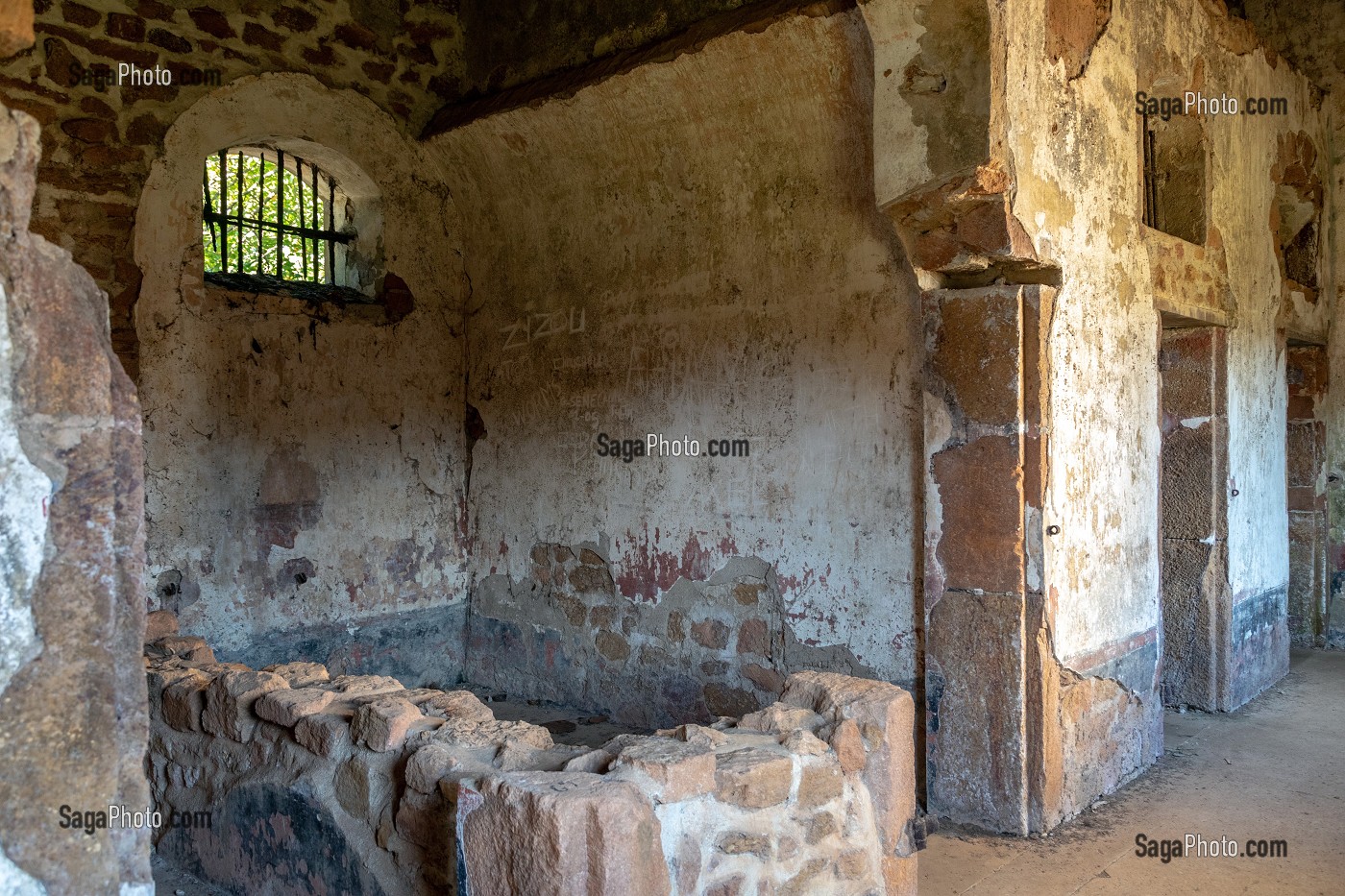 VESTIGES DE L'ANCIEN BAGNE DE L'ILE ROYALE, ILE DU SALUT, KOUROU, GUYANE FRANCAISE, DEPARTEMENT-REGION D'OUTRE-MER, AMERIQUE DU SUD, FRANCE 